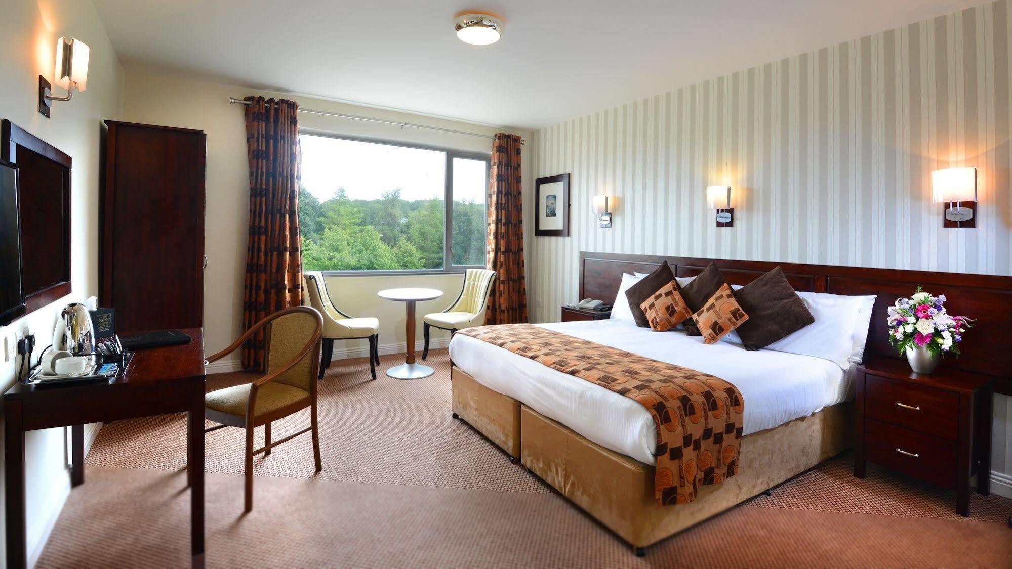 Kiltimagh Park Hotel Ngoại thất bức ảnh